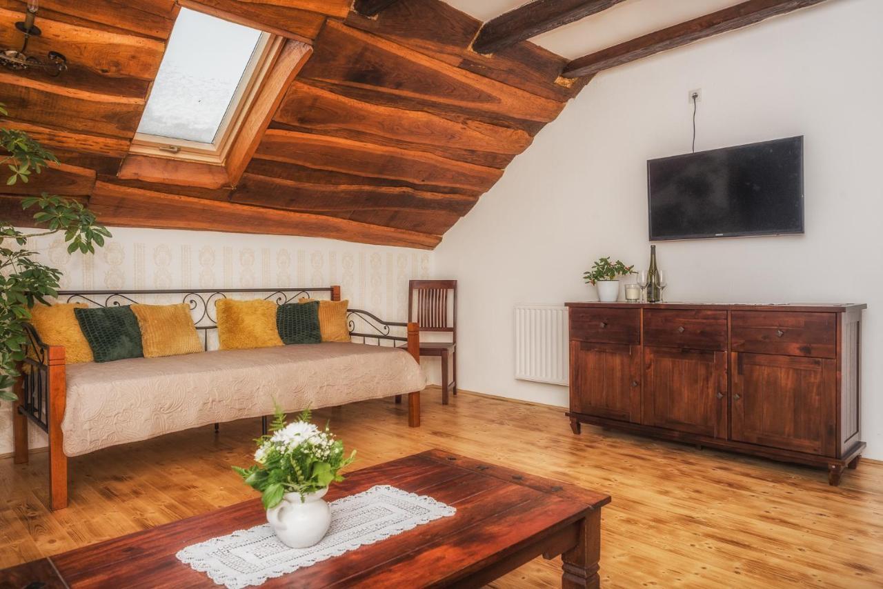 Tri Mudraca Inn Karanac 外观 照片