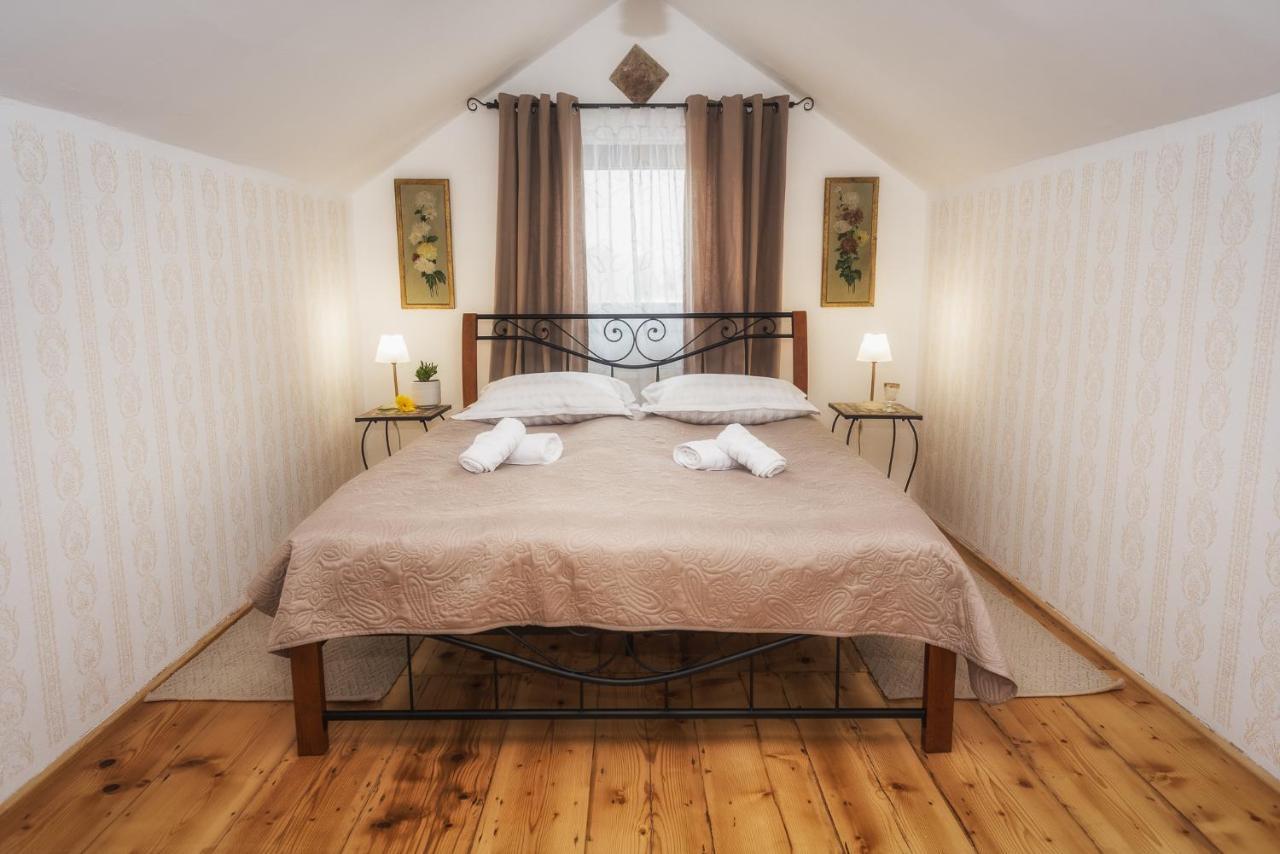 Tri Mudraca Inn Karanac 外观 照片