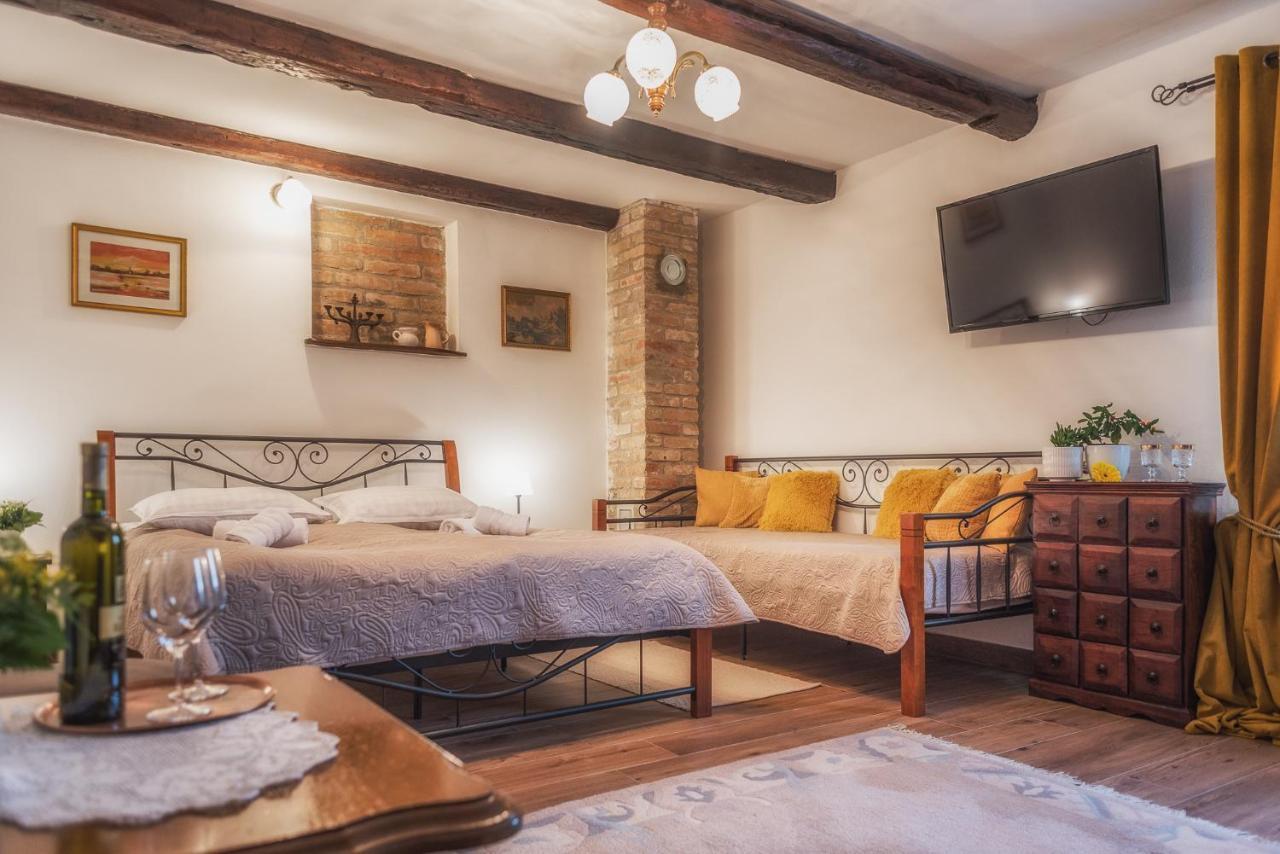 Tri Mudraca Inn Karanac 客房 照片