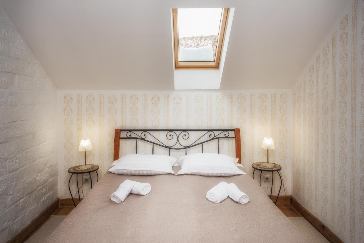 Tri Mudraca Inn Karanac 外观 照片