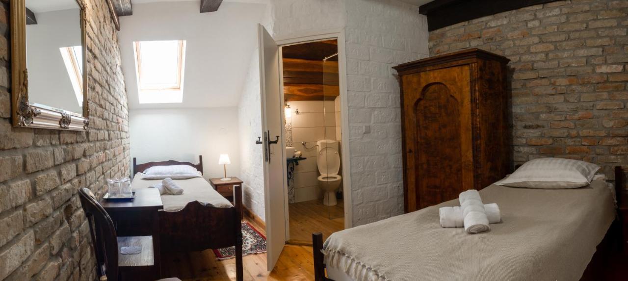 Tri Mudraca Inn Karanac 外观 照片